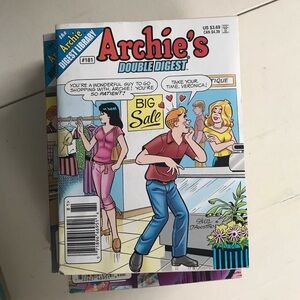 Archie's Double Digest Comic Book #181- White Cover with Multi-Color Artwork